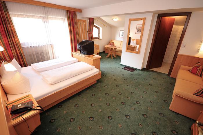 Apart Hotel Garni Strasser Zell am Ziller Quarto foto
