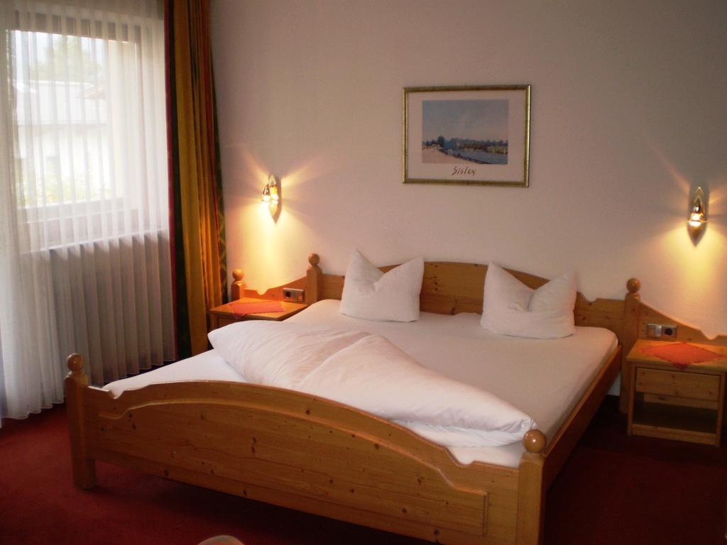 Apart Hotel Garni Strasser Zell am Ziller Quarto foto