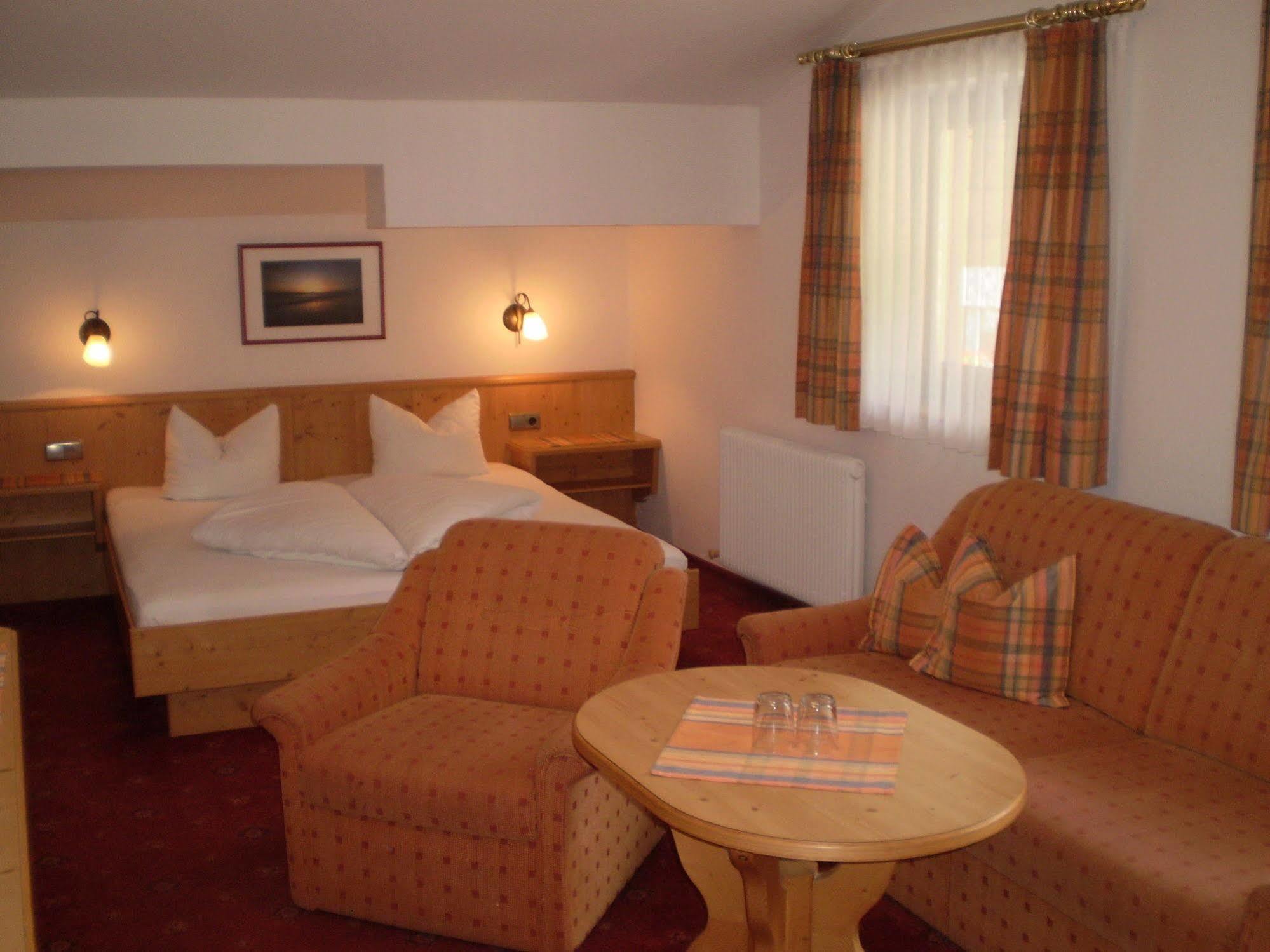 Apart Hotel Garni Strasser Zell am Ziller Exterior foto