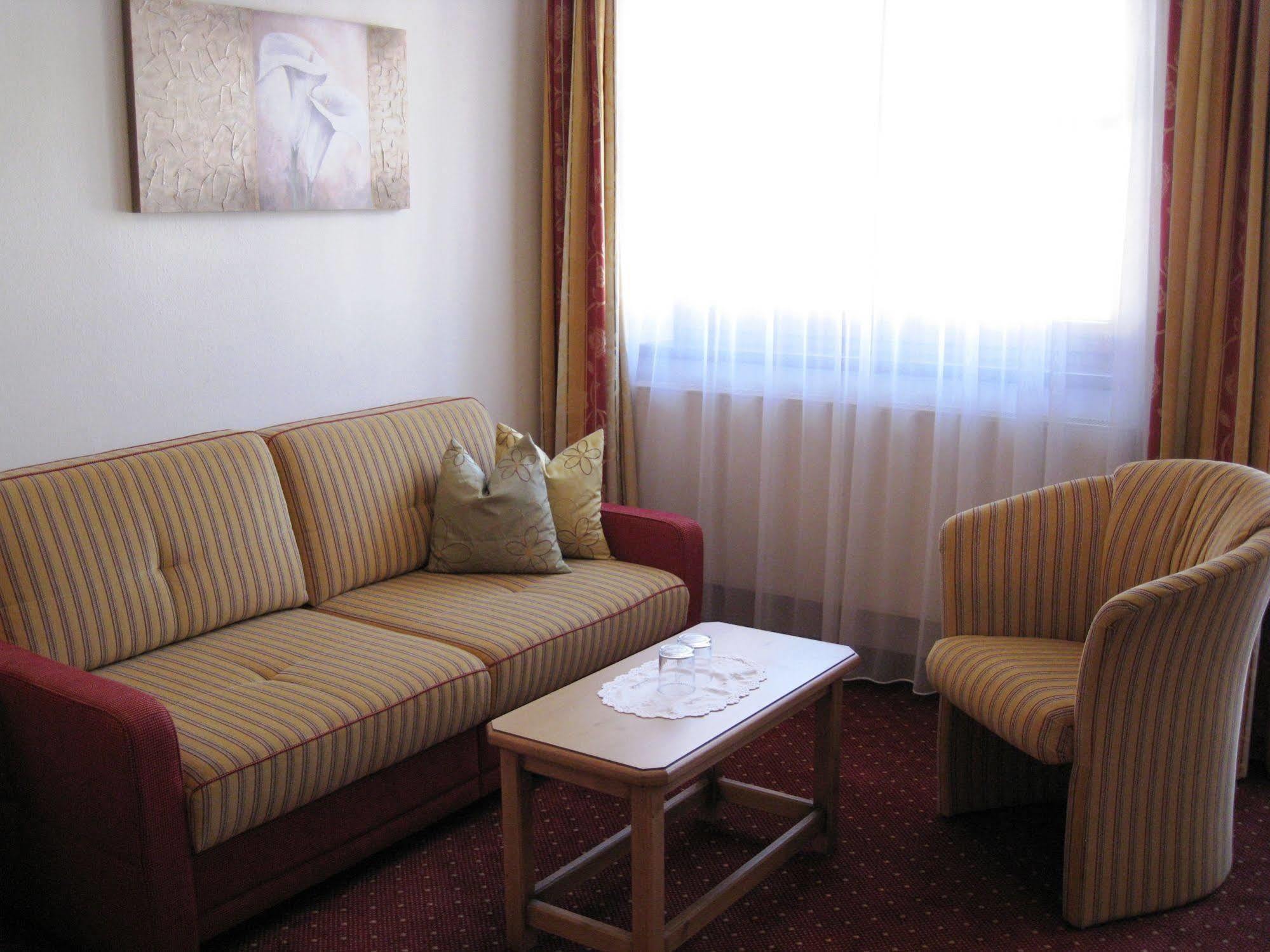 Apart Hotel Garni Strasser Zell am Ziller Exterior foto