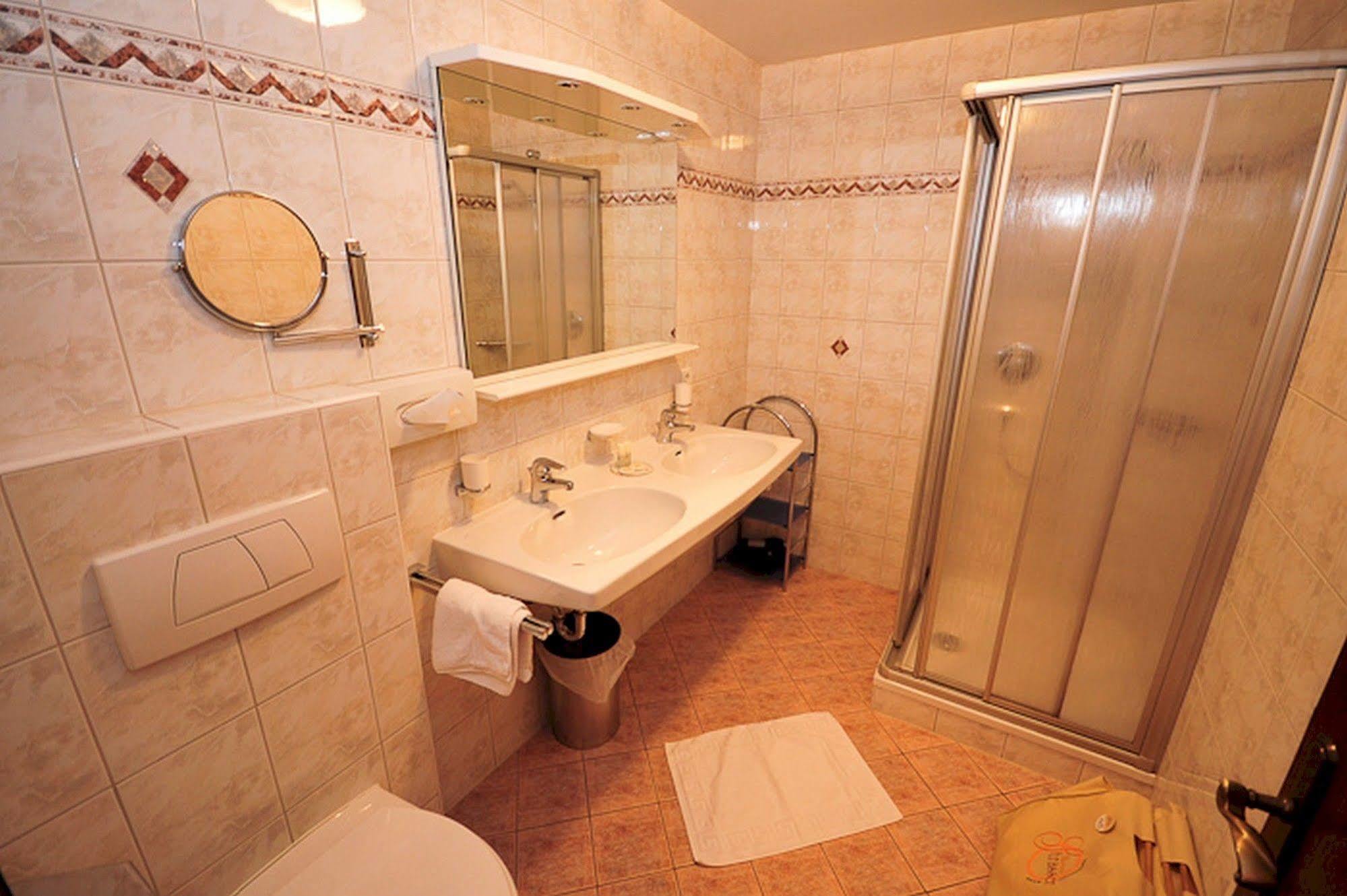 Apart Hotel Garni Strasser Zell am Ziller Exterior foto