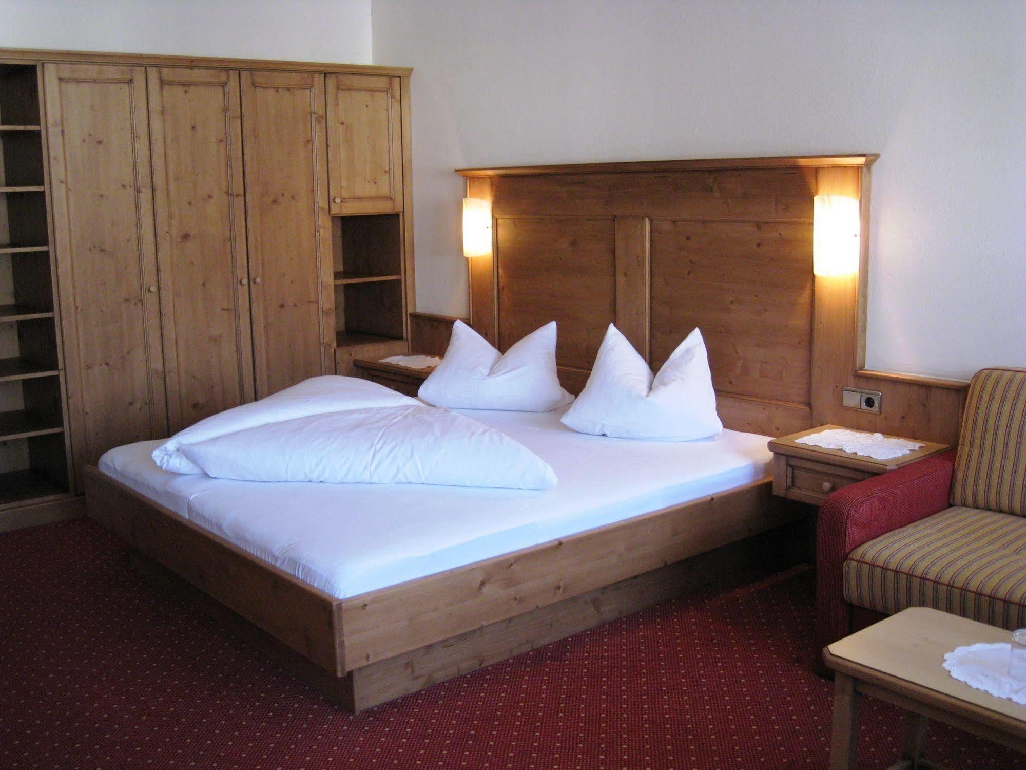 Apart Hotel Garni Strasser Zell am Ziller Exterior foto